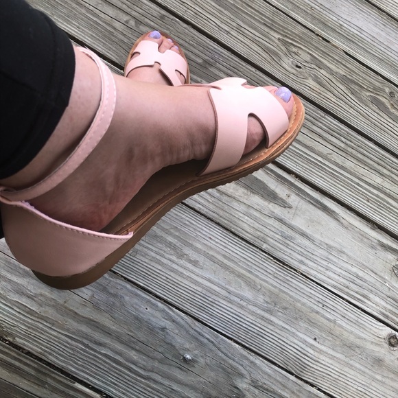 NEW Pink Comfy Vegan Leather Shoe - Picture 2 of 2